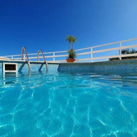 Penthouse Christina With Pool - Large Sunny Terrace - Seaview - 250m To And Restaurants - Free Parking - And Ciovo - 15 Minutes To Airport * Trogir