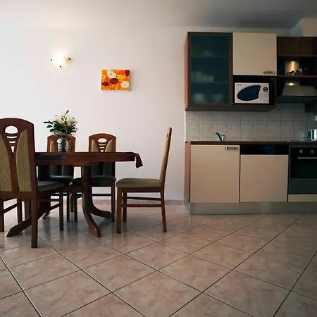 Penthouse Christina With Pool - Large Sunny Terrace - Seaview - 250m To And Restaurants - Free Parking - And Ciovo - 15 Minutes To Airport *