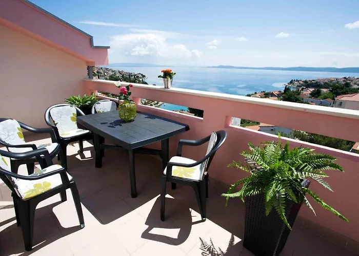 Penthouse Christina With Pool - Large Sunny Terrace - Seaview - 250m To And Restaurants - Free Parking - And Ciovo - 15 Minutes To Airport Apartment *