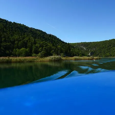 Penthouse Christina With Pool - Large Sunny Terrace - Seaview - 250m To And Restaurants - Free Parking - And Ciovo - 15 Minutes To Airport تروغير