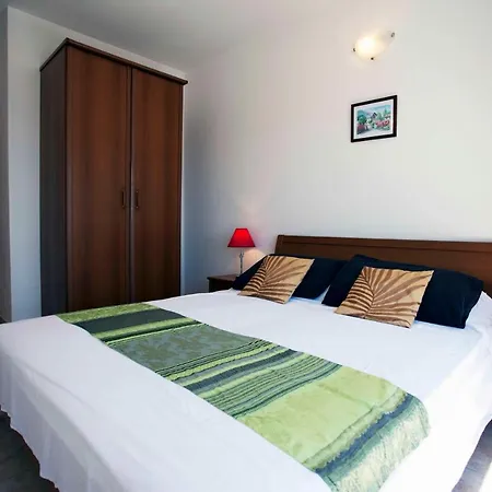 Penthouse Christina With Pool - Large Sunny Terrace - Seaview - 250m To And Restaurants - Free Parking - And Ciovo - 15 Minutes To Airport Apartamento *