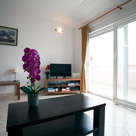 Penthouse Christina With Pool - Large Sunny Terrace - Seaview - 250m To And Restaurants - Free Parking - And Ciovo - 15 Minutes To Airport شقة