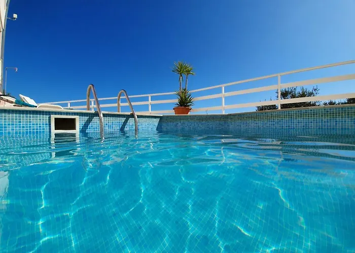 Penthouse Christina With Pool - Large Sunny Terrace - Seaview - 250m To And Restaurants - Free Parking - And Ciovo - 15 Minutes To Airport * Trogir