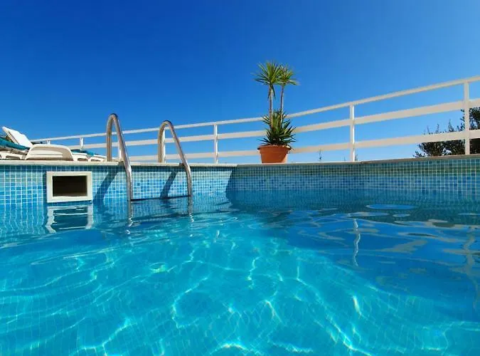 Penthouse Christina With Pool - Large Sunny Terrace - Seaview - 250m To And Restaurants - Free Parking - And Ciovo - 15 Minutes To Airport * 트로기르