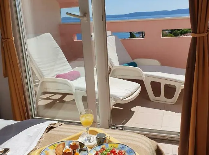 아파트 Penthouse Christina With Pool - Large Sunny Terrace - Seaview - 250m To And Restaurants - Free Parking - And Ciovo - 15 Minutes To Airport 트로기르